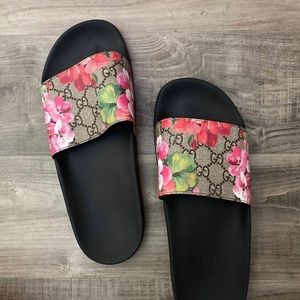GUCCI WOMENS GG SUPREME SLIDE “BLOOMS”ll